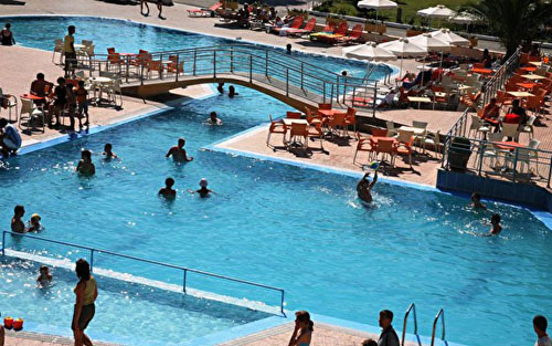 Бассейн отеля Evi Hotel 3* (Эви Отель 3*) Фото отеля Evi Hotel 3* (Эви Отель 3*)