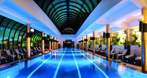 Крытый бассейн отеля Amathus Beach Hotel Limassol 5* (Аматус Бич Отель Лимассол 5*) Фото отеля Amathus Beach Hotel Limassol 5* (Аматус Бич Отель Лимассол 5*)