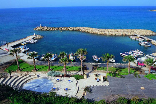 Лагуна отеля Coral Beach Hotel & Resort 5* (Корал Бич Отель энд Резорт 5*) Фото отеля Coral Beach Hotel & Resort 5* (Корал Бич Отель энд Резорт 5*)
