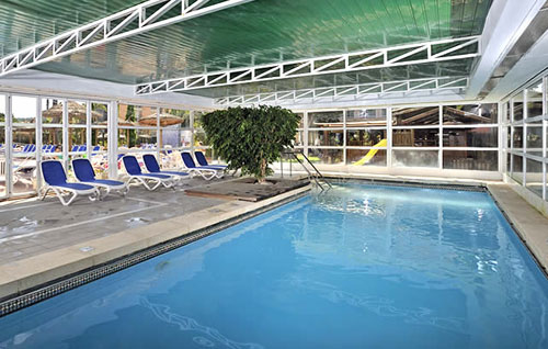 Крытый бассейн отеля Globales Pionero Hotel 4* (Глобалес Пионеро Отель 4*) Фото отеля Globales Pionero Hotel 4* (Глобалес Пионеро Отель 4*)