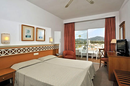 Номер отеля Globales Pionero Hotel 4* (Глобалес Пионеро Отель 4*) Фото отеля Globales Pionero Hotel 4* (Глобалес Пионеро Отель 4*)