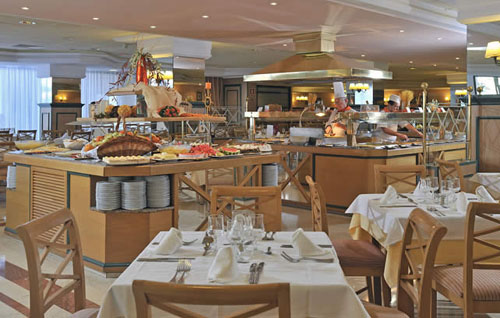 Ресторан отеля Globales Santa Ponsa Park Hotel 4* (Глобалес Санта Понса Парк Отель 4*) Фото отеля Globales Santa Ponsa Park Hotel 4* (Глобалес Санта Понса Парк Отель 4*)