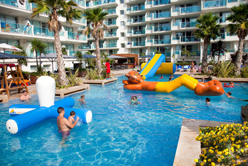 Бассейн отеля Blaumar Hotel Salou 4* (Блаумар Отель Салоу 4*) Фото отеля Blaumar Hotel Salou 4* (Блаумар Отель Салоу 4*)