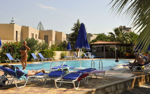 Бассейн отеля Armonia Beach 3* (Армония Бич 3*) Фото отеля Armonia Beach 3* (Армония Бич 3*)