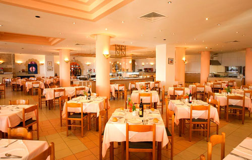 Ресторан отеля Aqua Dora Resort & Spa 4* (Аква Дора Резорт энд Спа 4*) Фото отеля Aqua Dora Resort & Spa 4* (Аква Дора Резорт энд Спа 4*)