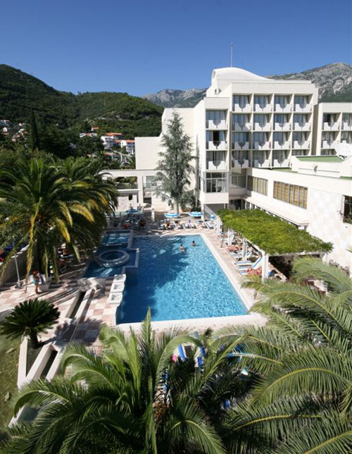 Бассейн отеля Mediteran Hotel 4* (Медитеран Отель 4*) Фото отеля Mediteran Hotel 4* (Медитеран Отель 4*)