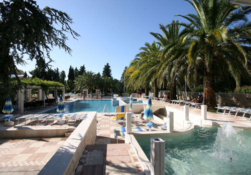 Бассейн отеля Mediteran Hotel 4* (Медитеран Отель 4*) Фото отеля Mediteran Hotel 4* (Медитеран Отель 4*)