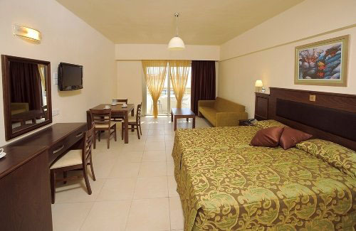 Номер отеля Euronapa Hotel 3* (Евронапа Отель 3*) Фото отеля Euronapa Hotel 3* (Евронапа Отель 3*)