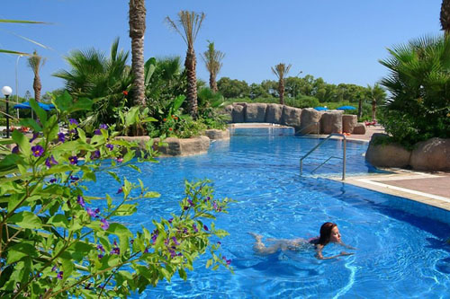 Бассейн отеля Nissiana Hotel & Bungalows 3* (Ниссиана Отель и Бунгало 3*) Фото отеля Nissiana Hotel & Bungalows 3* (Ниссиана Отель и Бунгало 3*)