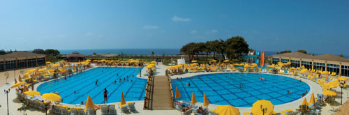Бассейн отеля Laphetos Beach Resort & Spa 5* (Лафетос Бич Резорт энд Спа 5*) Фото отеля Laphetos Beach Resort & Spa 5* (Лафетос Бич Резорт энд Спа 5*)