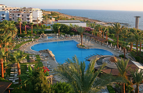 Бассейн отеля St. George Hotel Spa & Golf Beach Resort 4* (Сент Джордж Отель Спа энд Гольф Бич Резорт 4*) Фото отеля St. George Hotel Spa & Golf Beach Resort 4* (Сент Джордж Отель Спа энд Гольф Бич Резорт 4*)
