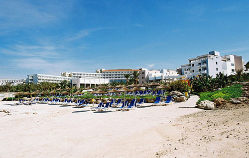 Пляж отеля St. George Hotel Spa & Golf Beach Resort 4* (Сент Джордж Отель Спа энд Гольф Бич Резорт 4*) Фото отеля St. George Hotel Spa & Golf Beach Resort 4* (Сент Джордж Отель Спа энд Гольф Бич Резорт 4*)