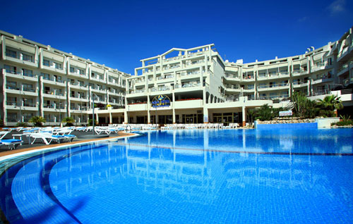 Бассейн отеля Aqua Hotel Aquamarina 3* (Аква Отель Аквамарина 3*) Фото отеля Aqua Hotel Aquamarina 3* (Аква Отель Аквамарина 3*)