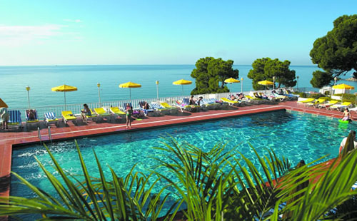 Бассейн отеля Roger De Flor Palace 4* (Роджер де Флор Палас 4*) Фото отеля Roger De Flor Palace 4* (Роджер де Флор Палас 4*)