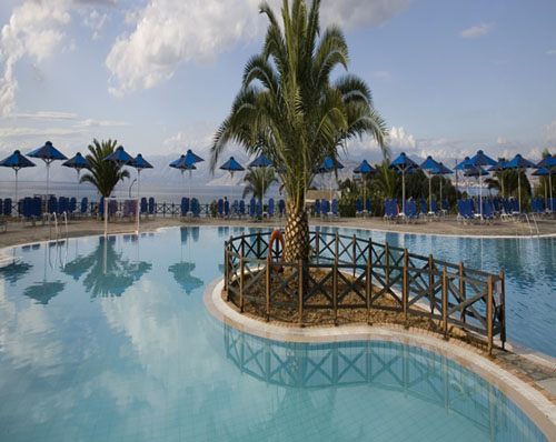 Бассейн отеля Mareblue Beach 4* (Мареблю Бич 4*) Фото отеля Mareblue Beach 4* (Мареблю Бич 4*)