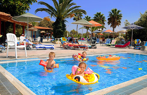 Детский бассейн отеля Atlantis Hotel 4* (Атлантис Отель 4*) Фото отеля Atlantis Hotel 4* (Атлантис Отель 4*)