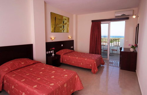 Номер отеля Evripides Village Beach 4* (Эврипидис Вилладж Бич 4*) Фото отеля Evripides Village Beach 4* (Эврипидис Вилладж Бич 4*)
