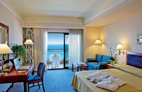Номер отеля Mediterranean Hotel 4* (Медитерранеан Отель 4*) Фото отеля Mediterranean Hotel 4* (Медитерранеан Отель 4*)