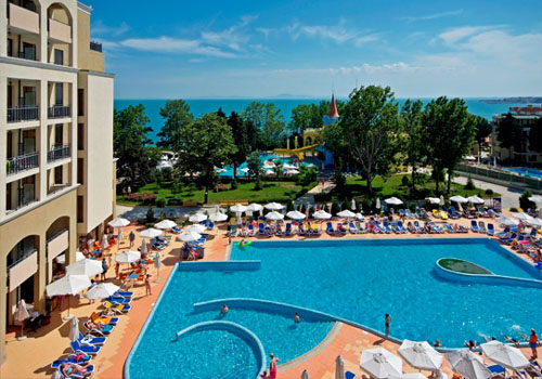 Бассейн отеля Sol Nessebar Mare 4* (Сол Несебр Маре 4*) Фото отеля Sol Nessebar Mare 4* (Сол Несебр Маре 4*)