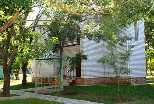 Коттедж базы отдыха «Прибой» (Кирилловка, Запорожская область, Украина) Фото базы отдыха «Прибой» (Кирилловка, Запорожская область, Украина)