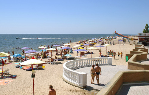 Пляж базы отдыха «Шахтер» (Бердянск, Азовское море, Запорожская область) Фото базы отдыха «Шахтер» (Бердянск, Азовское море, Запорожская область)
