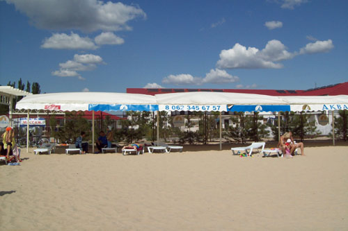 Пляж гостиницы «Акватика» (Мелекино, Азовское море, Одесская область) Фото гостиницы «Акватика» (Мелекино, Азовское море, Одесская область)