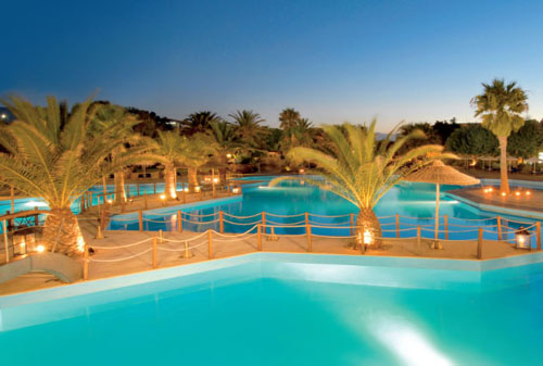 Бассейн отеля Aquila Rithymna Beach 5* (Аквила Ретимно Бич 5*) Фото отеля Aquila Rithymna Beach 5* (Аквила Ретимно Бич 5*)