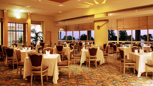 Ресторан отеля Le Meridien Limassol Spa & Resort 5* (Ле Меридиан Лимассол Спа энд Резорт 5*) Фото отеля Le Meridien Limassol Spa & Resort 5* (Ле Меридиан Лимассол Спа энд Резорт 5*)