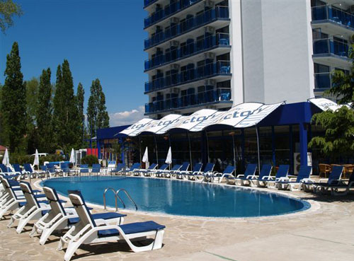 Бассейн отеля Палас 3* (Hotel Palace 3*) Фото отеля Палас 3* (Hotel Palace 3*)