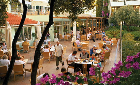Ресторан отеля Valamar Club Dubrovnik 3* (Валамар Клуб Дубровник 3*) Фото отеля Valamar Club Dubrovnik 3* (Валамар Клуб Дубровник 3*)