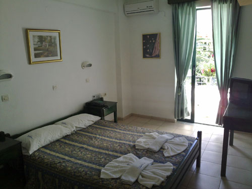 Номер отеля Sandy Beach Hotel 3* (Санди Бич Отель 3*) Фото отеля Sandy Beach Hotel 3* (Санди Бич Отель 3*)