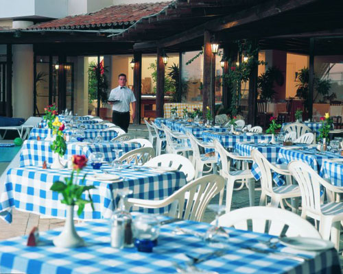 Ресторан отеля Paphos Gardens Holiday Resort 3* (Пафос Гарден Холидей Резорт 3*) Фото отеля Paphos Gardens Holiday Resort 3* (Пафос Гарден Холидей Резорт 3*)