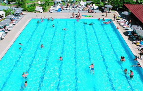 Бассейн отеля Pineta Club Hotel 4* (Пинета Клаб Отель 4*) Фото отеля Pineta Club Hotel 4* (Пинета Клаб Отель 4*)