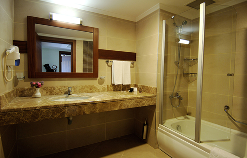 Ванная комната в номере отеля Amelia Beach Resort Hotel & Spa 5* (Амелия Бич Резорт Отель энд Спа 5*) Фото отеля Amelia Beach Resort Hotel & Spa 5* (Амелия Бич Резорт Отель энд Спа 5*)