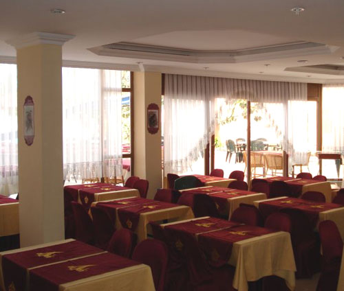 Ресторан отеля Grand Bayar Beach Hotel 3* (Гранд Баяр Бич Отель 3*) Фото отеля Grand Bayar Beach Hotel 3* (Гранд Баяр Бич Отель 3*)