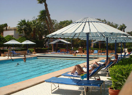 Бассейн отеля Al Mashrabiya Beach Resort 3* (Аль Машрабия Бич Резорт 3*) Фото отеля Al Mashrabiya Beach Resort 3* (Аль Машрабия Бич Резорт 3*)