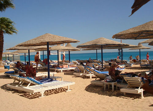 Пляж отеля Al Mashrabiya Beach Resort 3* (Аль Машрабия Бич Резорт 3*) Фото отеля Al Mashrabiya Beach Resort 3* (Аль Машрабия Бич Резорт 3*)
