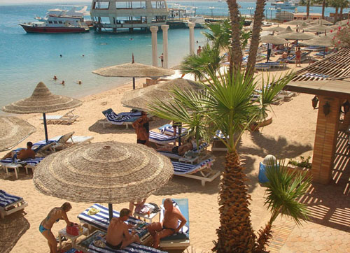 Пляж отеля Al Mashrabiya Beach Resort 3* (Аль Машрабия Бич Резорт 3*) Фото отеля Al Mashrabiya Beach Resort 3* (Аль Машрабия Бич Резорт 3*)