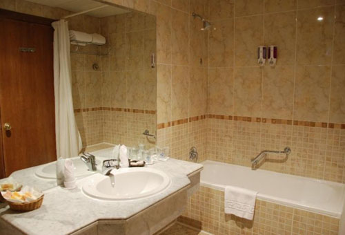 Ванная комната в номере отеля Noria Resort 4* (Нория Резорт 4*) Фото отеля Noria Resort 4* (Нория Резорт 4*)