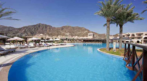 Бассейн отеля Miramar Al Aqah Beach Resort 5* (Мирамар Аль Ака Бич Резорт 5*) Фото отеля Miramar Al Aqah Beach Resort 5* (Мирамар Аль Ака Бич Резорт 5*)