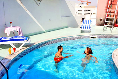 Бассейн отеля Orchid Hotel Dubai 3* (Орхид Отель Дубай 3*) Фото отеля Orchid Hotel Dubai 3* (Орхид Отель Дубай 3*)