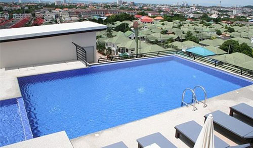 Бассейн отеля Chatkaew Hill Hotel & Residence 3* (Чаткаев Хилл Отель энд Резиденс 3*) Фото отеля Chatkaew Hill Hotel & Residence 3* (Чаткаев Хилл Отель энд Резиденс 3*)