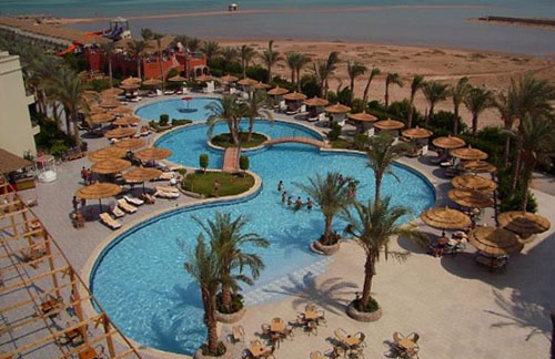 Бассейн отеля Panorama Bungalows Resort Hurghada 4* (Панорама Бунгало Резорт Хургада 4*) Фото отеля Panorama Bungalows Resort Hurghada 4* (Панорама Бунгало Резорт Хургада 4*)