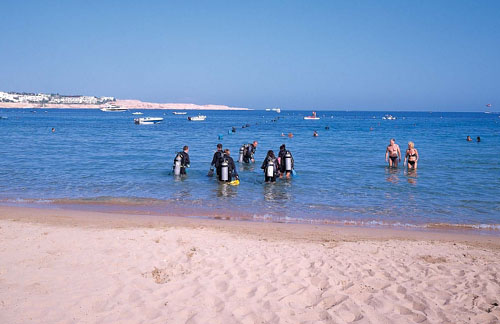 Пляж отеля Kahramana Hotel Sharm El Sheikh 4* (Кахрамана Отель Шарм-эль-Шейх 4*) Фото отеля Kahramana Hotel Sharm El Sheikh 4* (Кахрамана Отель Шарм-эль-Шейх 4*)