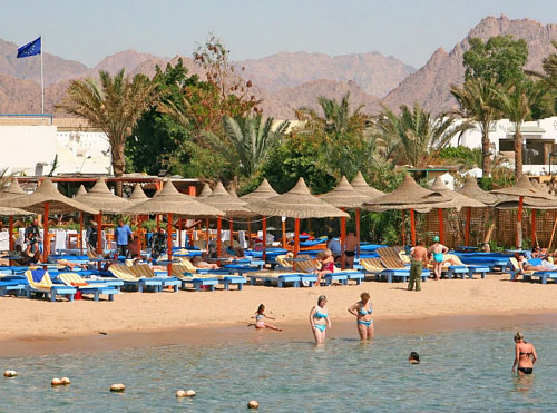 Пляж отеля Kahramana Hotel Sharm El Sheikh 4* (Кахрамана Отель Шарм-эль-Шейх 4*) Фото отеля Kahramana Hotel Sharm El Sheikh 4* (Кахрамана Отель Шарм-эль-Шейх 4*)