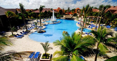 Бассейн отеля IFA Villas Bavaro Resort & Spa 4* (Ифа Вилас Баваро Резорт энд Спа 4*) Фото отеля IFA Villas Bavaro Resort & Spa 4* (Ифа Вилас Баваро Резорт энд Спа 4*)