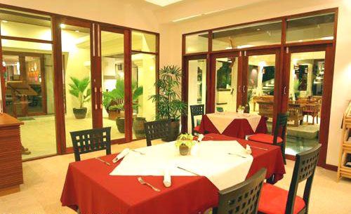 Ресторан отеля Panwa Boutique Beach Resort 4* (Панва Бутик Бич Резорт 4*) Фото отеля Panwa Boutique Beach Resort 4* (Панва Бутик Бич Резорт 4*)