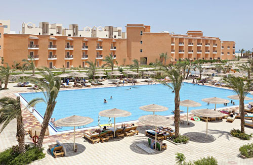 Бассейн отеля The Three Corners Sunny Beach Resort 4* (Три Корнерс Санни Бич Резорт 4*) Фото отеля The Three Corners Sunny Beach Resort 4* (Три Корнерс Санни Бич Резорт 4*)