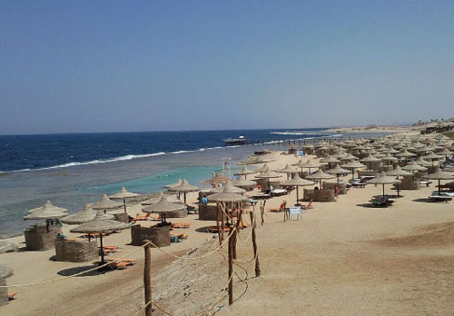 Пляж отеля Carnelia Beach Resort 4* (Карнелия Бич Резорт 4*) Фото отеля Carnelia Beach Resort 4* (Карнелия Бич Резорт 4*)