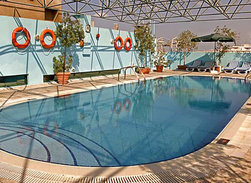 Бассейн отеля Delmon Hotel 4* (Делмон Отель 4*) Фото отеля Delmon Hotel 4* (Делмон Отель 4*)
